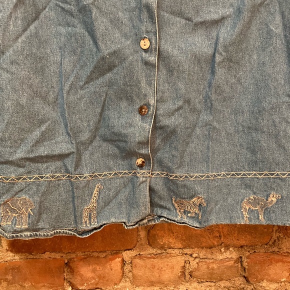 Denim size M button up tank top, with embroidered animal lining detail. - Picture 2 of 2